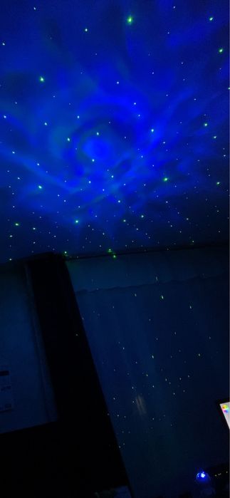 Лампа във формата на астронавт – идеална за спалня и детска стая