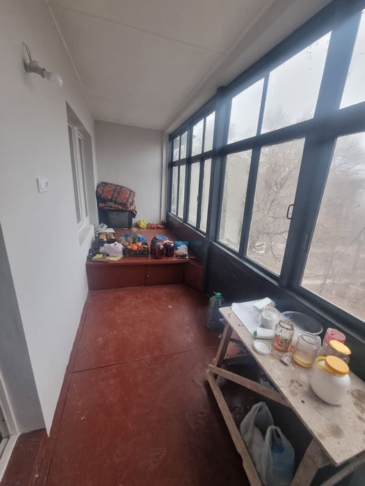 Chilonzor 25 kvartalda 2/5/5  450$