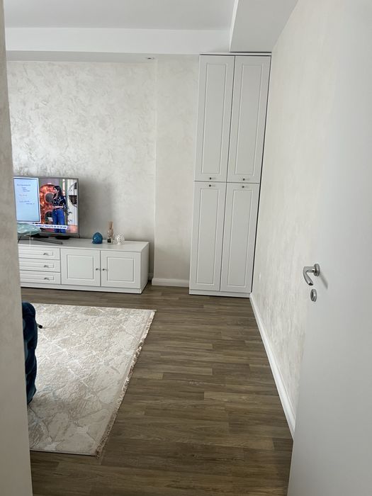 Inchiriez Ap 2 camere cosmopolis