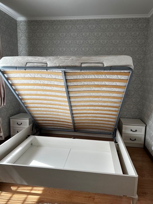 Спальный гарнитур