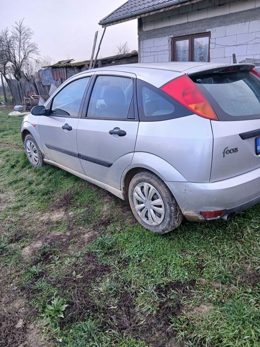 De vanzare sau piese
