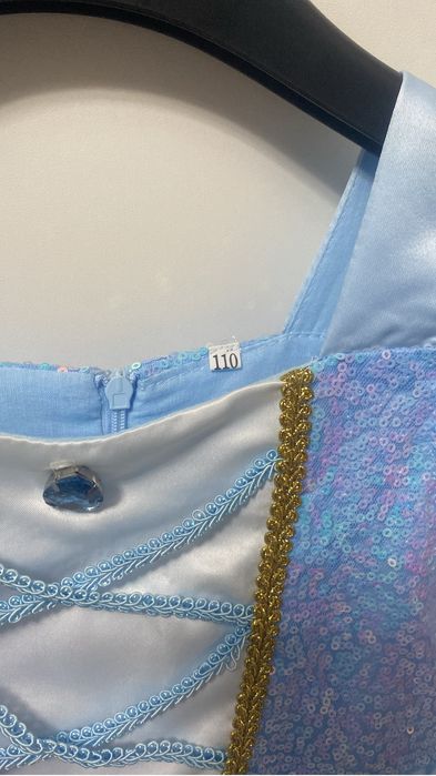 Продам детский платья на новый год