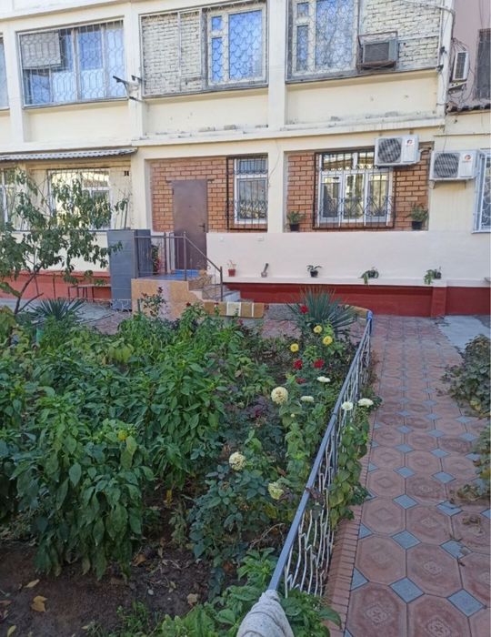 Продаётся квартира в Яшнабад Ул Мухтар Ашрафи Ор Ислом Ота мечеть