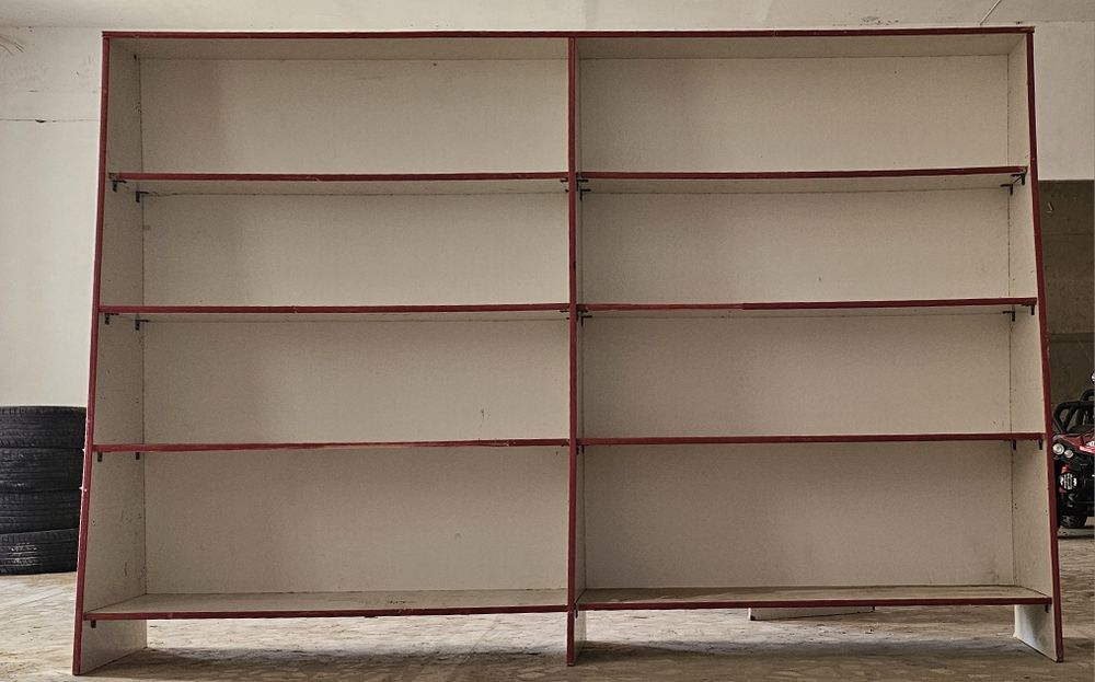 Дукон учун стелажлар ва турар жой сотилади