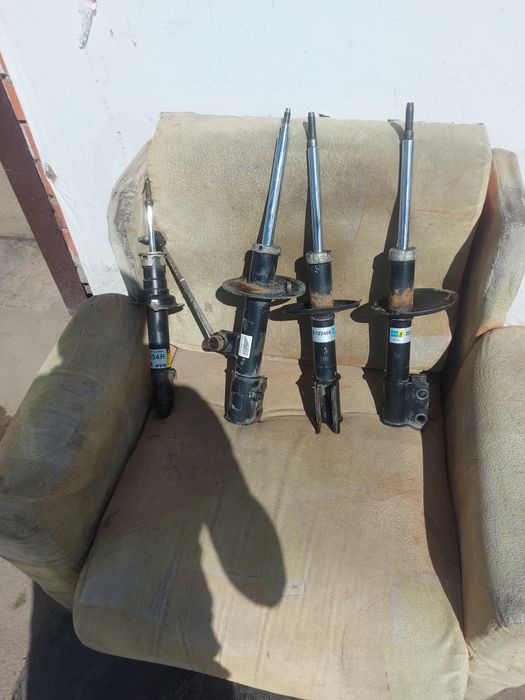 Стойки передние.