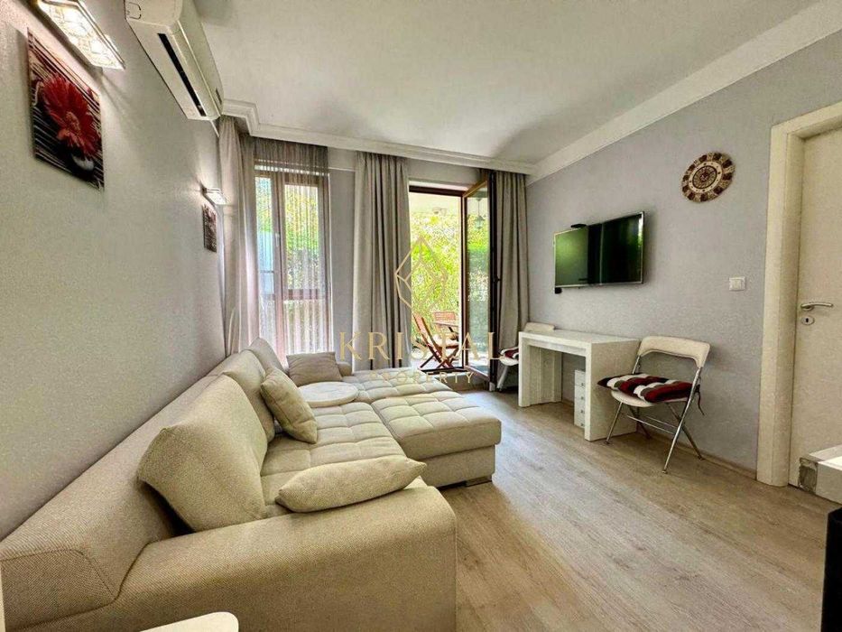 Продава се Двустаен апартамент в к.к. Слънчев бряг - 50 кв.м за 1660 €/кв.м - Снимка #1