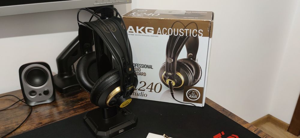 Casti Akg 240 studio