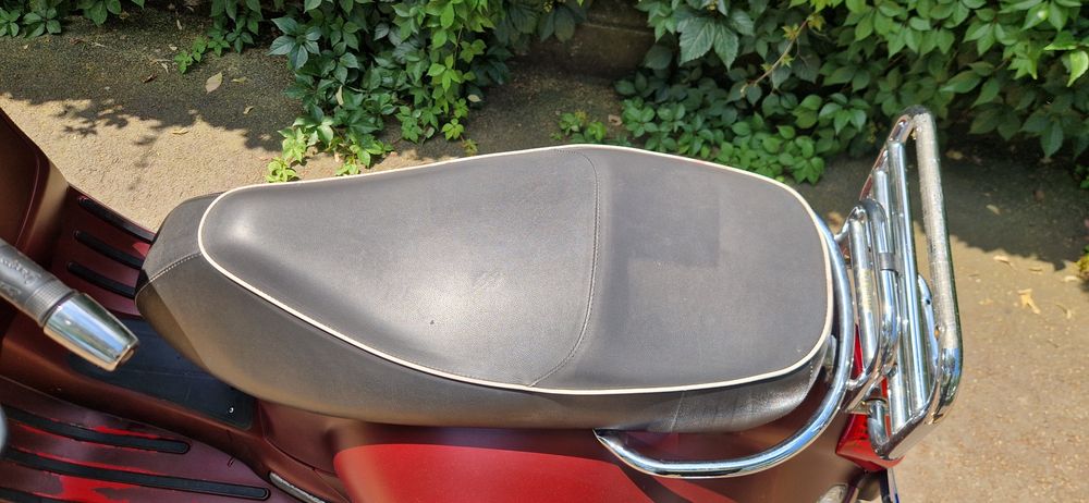 Piaggio Vespa 300 GTS scuter moto