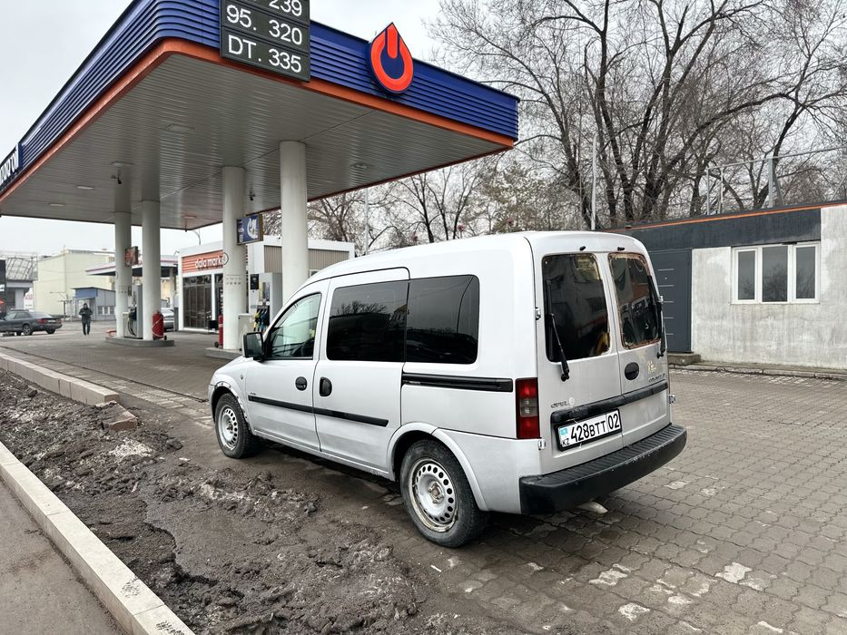 Фургон Opel Combo C 2002 года