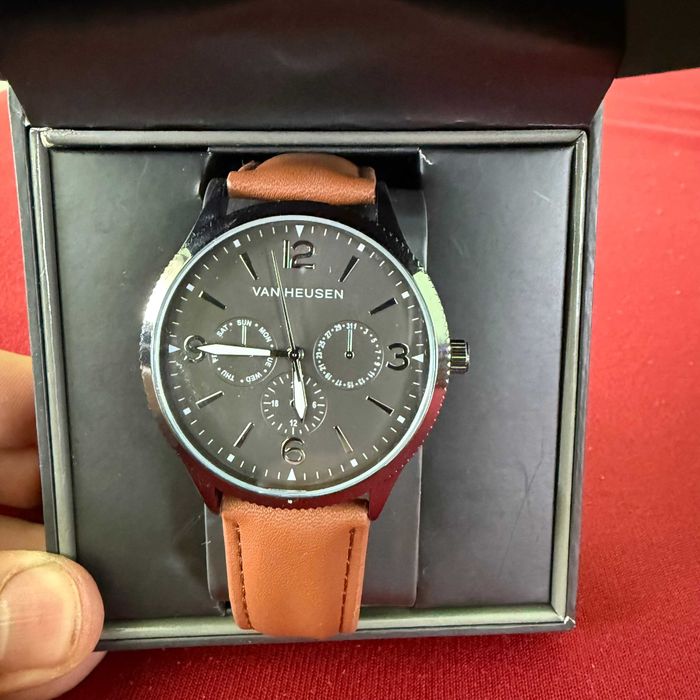ceas barbati Van Heusen