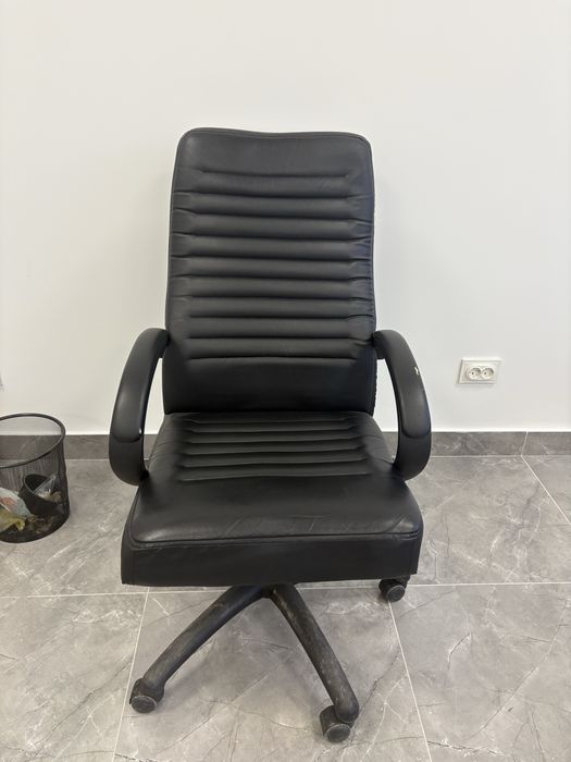 Офисное кресло продам