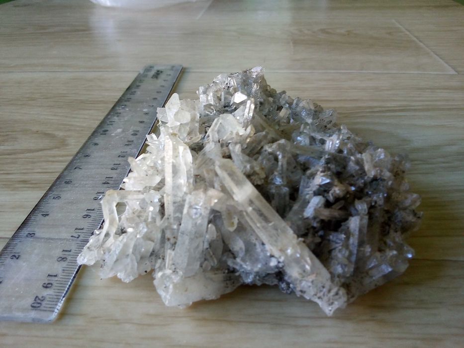 Минерал кварц. Друза.