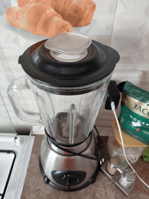 Кухонный блендер продам