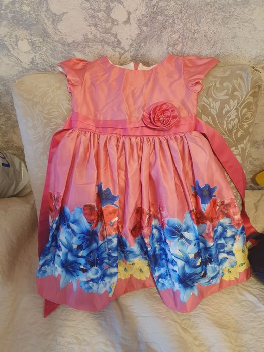 Платье на девочку