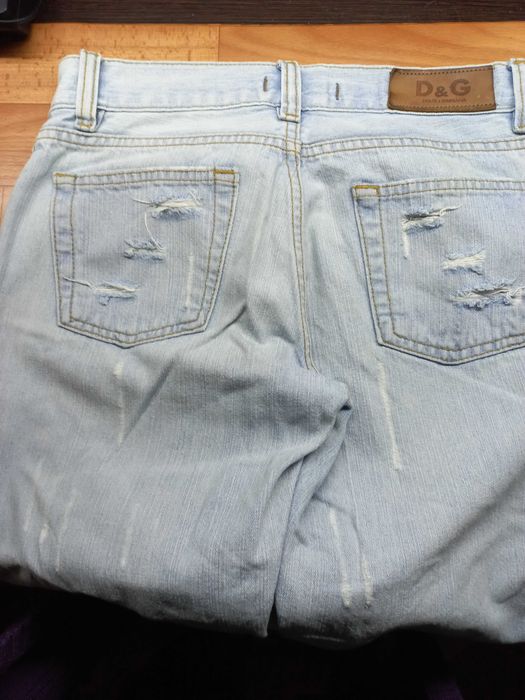 джинсы для девушки италия D&G