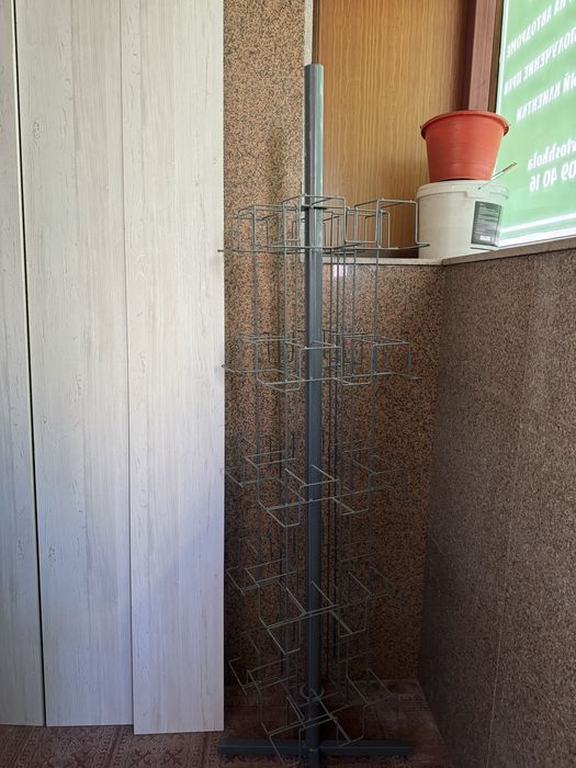 Этажерка для домашних цветов