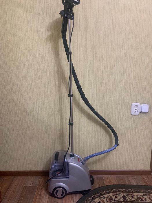 Продаётся утюг паровой