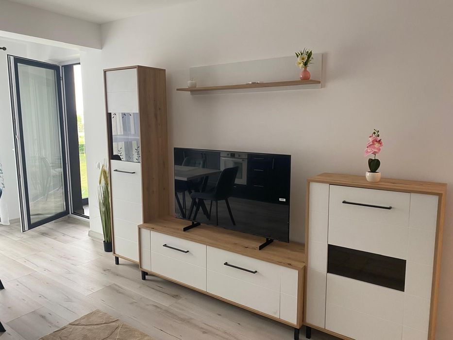 Inchiriez apartament