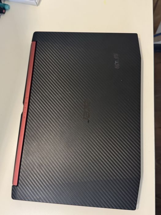 Laptop Gaming Acer Nitro 5 AN515-52 – Performanță solidă pentru jocuri și lucru