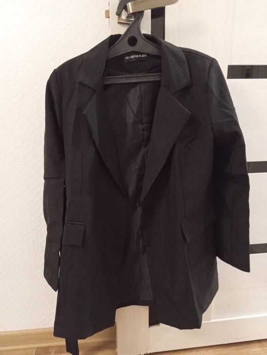 Пиджак с поясом,новый