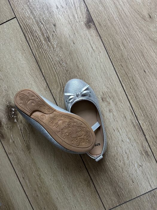 Papuci eleganți, pentru fetite, mărimea 28