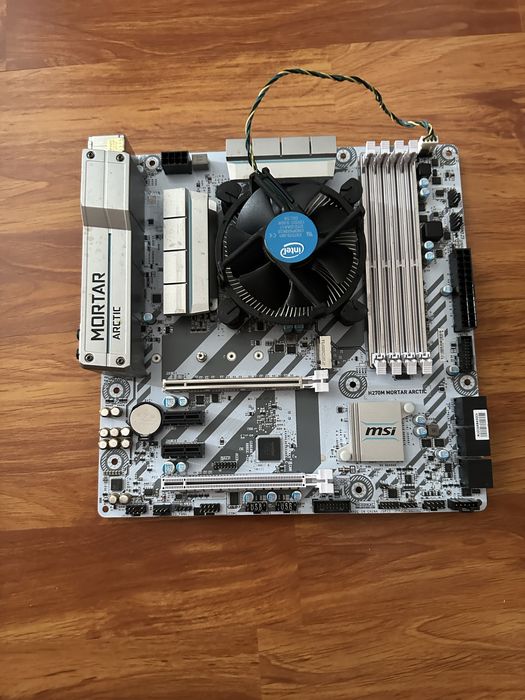 Placa de baza MSI cu I7 7700k  si SSD 512 gb