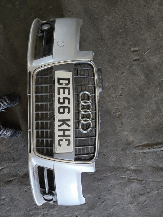 Bara fata audi a4 b7 s line gri