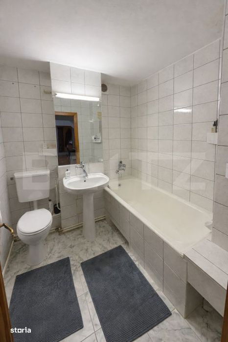 Apartament 4 camere, decomandat, 82 mp, 2 bai, etaj intermediar, Manas