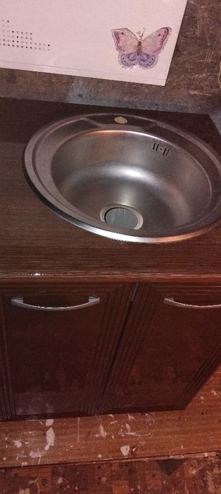Продам кухоный мойка круглая.
