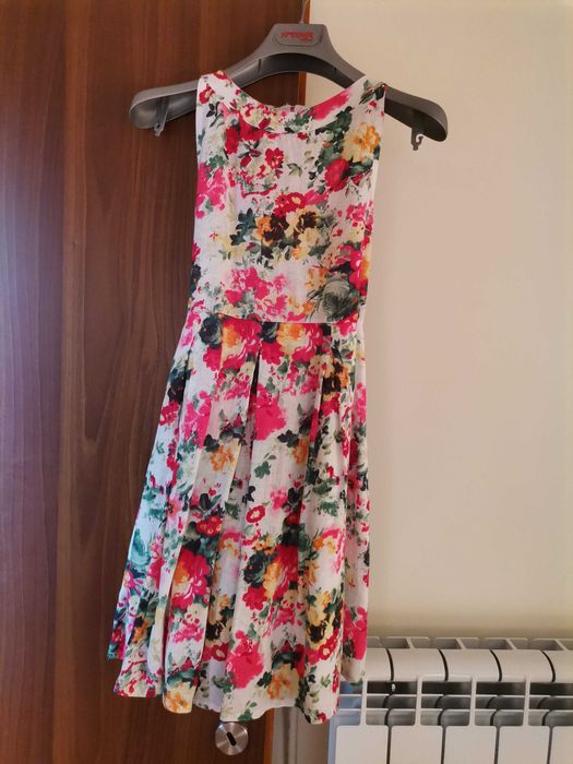 Ленена рокля на цветя, размер 152