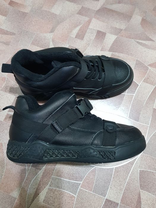 Кроссовки утепленные на мальчика