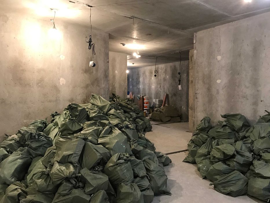 Выполняю демонтаж в квартирах.