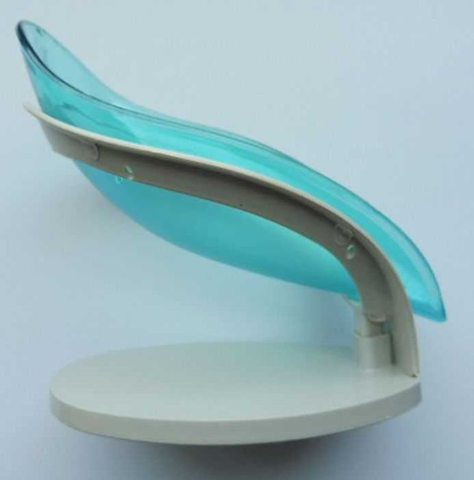 Дизайнерска сапунерка: лист от момина сълза, самоизточваща се, уникат