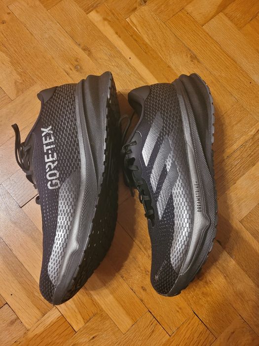 Маратонки Adidas