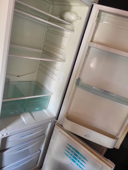 Продам срочно холодильник. Торг есть