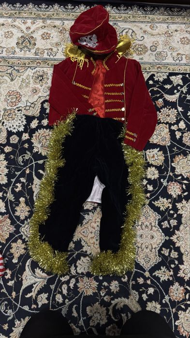 Продам новогодние костюмы