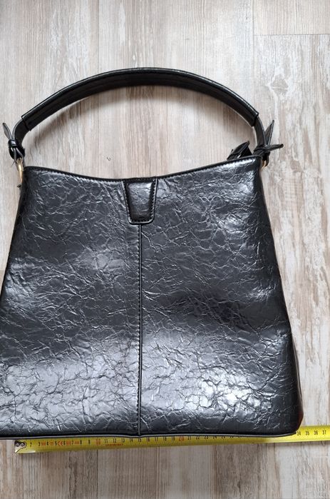 Мини черна чантичка ZARA