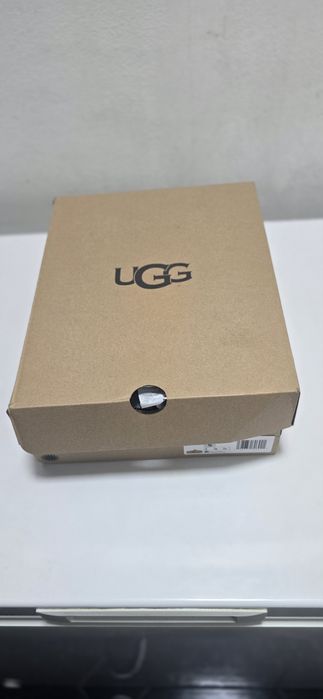 Ugg   originale marimea 36 din piele  intoarsa venture