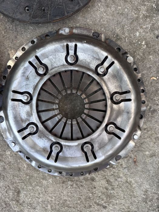 Демпфер/Притескател/феродо VW/AUDI 1.9 131HP