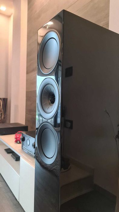 Boxe KEF R5 , ca noi , cu garantie , factura si ambalaj original ...