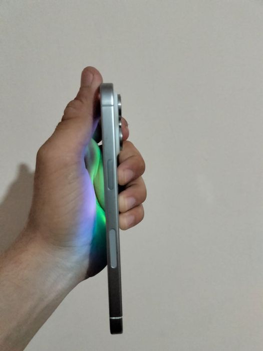 Продам Айфон 15 про макс