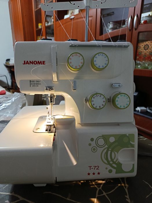 Оверлок JANOME. Для шитья