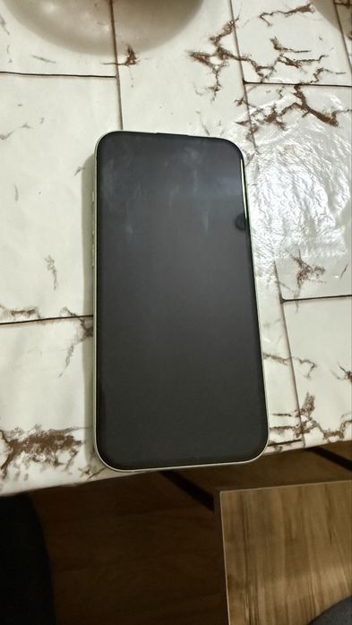 iPhone 15 в отличном состоянии, оригинал, срочно