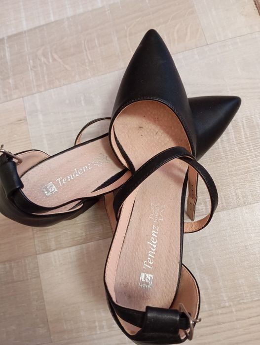 Продавам черни  официални обувки