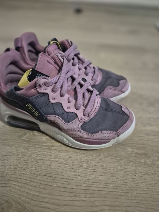 Маратонки Nike WMNS JORDAN MA2