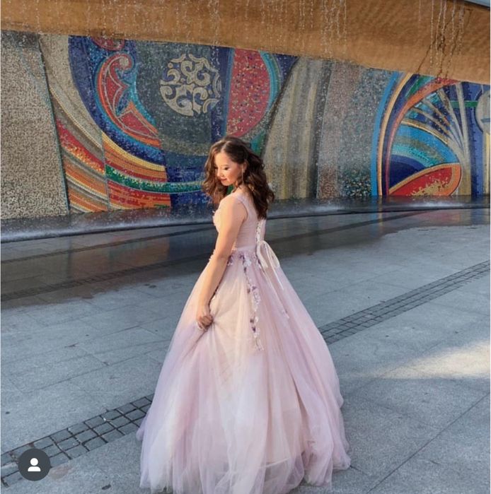 Шикарное вечернее платье