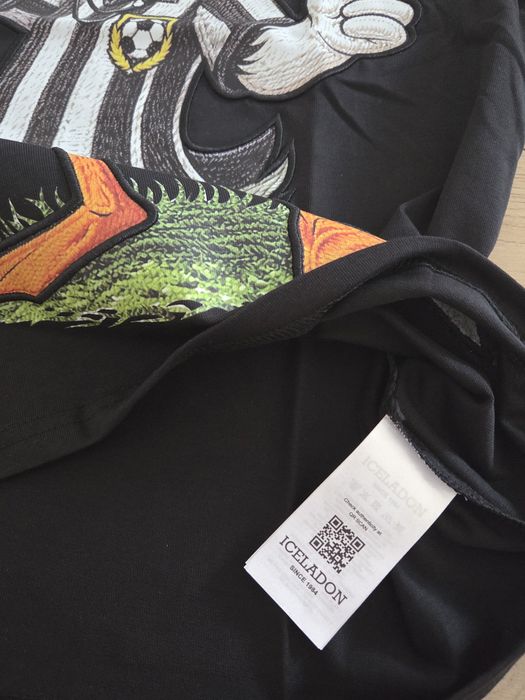 Tricou negru Iceladon cu Donald Duck arbitru