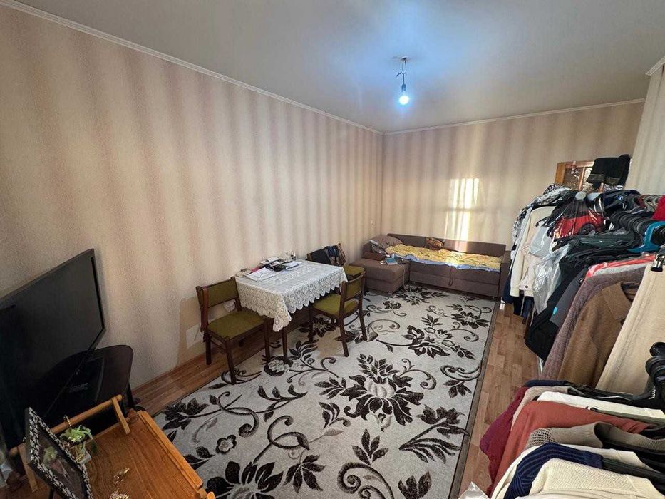 продам 2х комнатную квартиру в центре