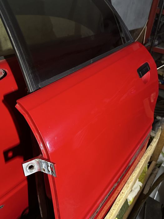 Продам двери на Audi B4 1992 г.