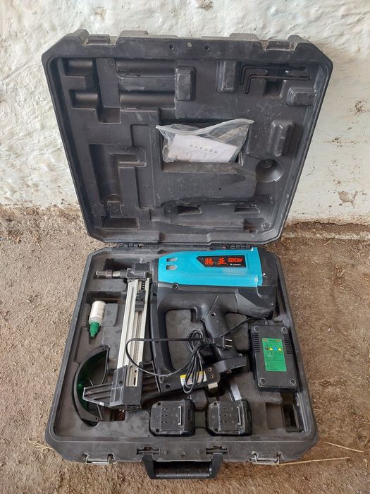 Натяжной потолок инструменты